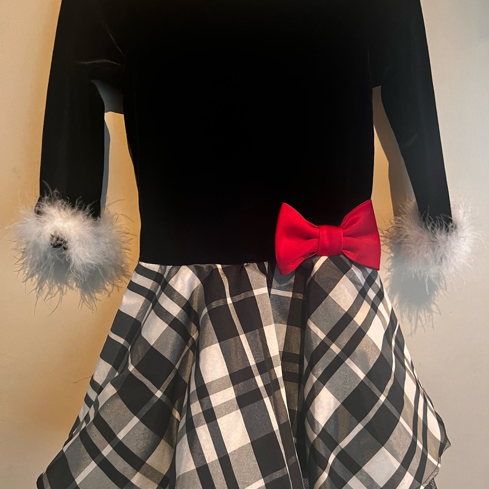 Like New Rare Sz 2T girls holiday Christmas dress black white plaid velvet